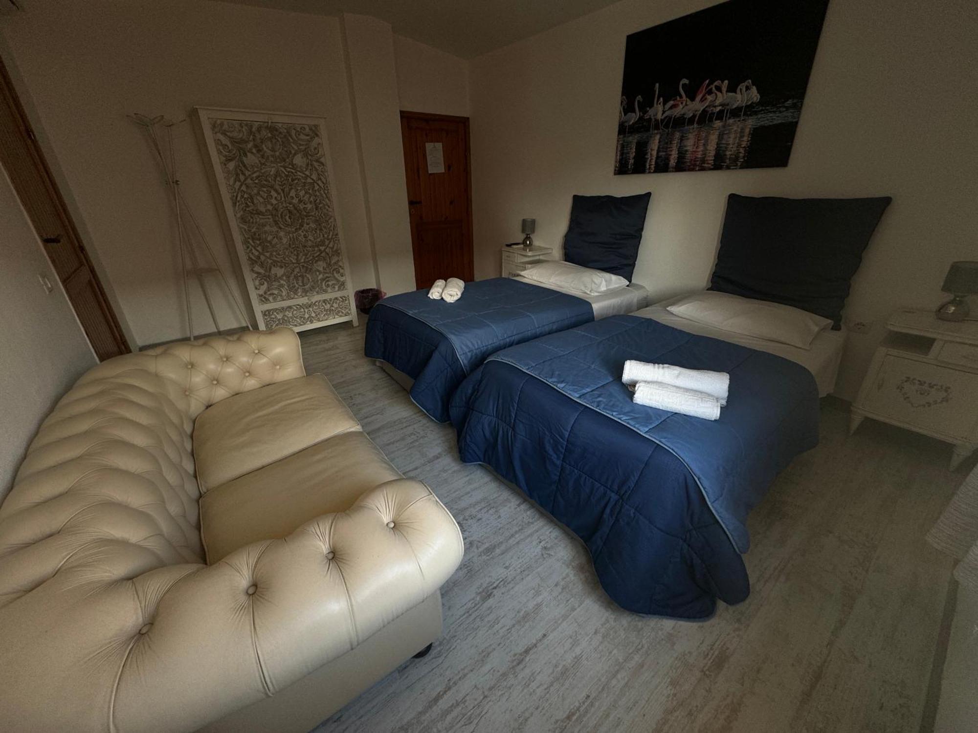 Pm 1 Via Armando Diaz Guest House Олбия Екстериор снимка