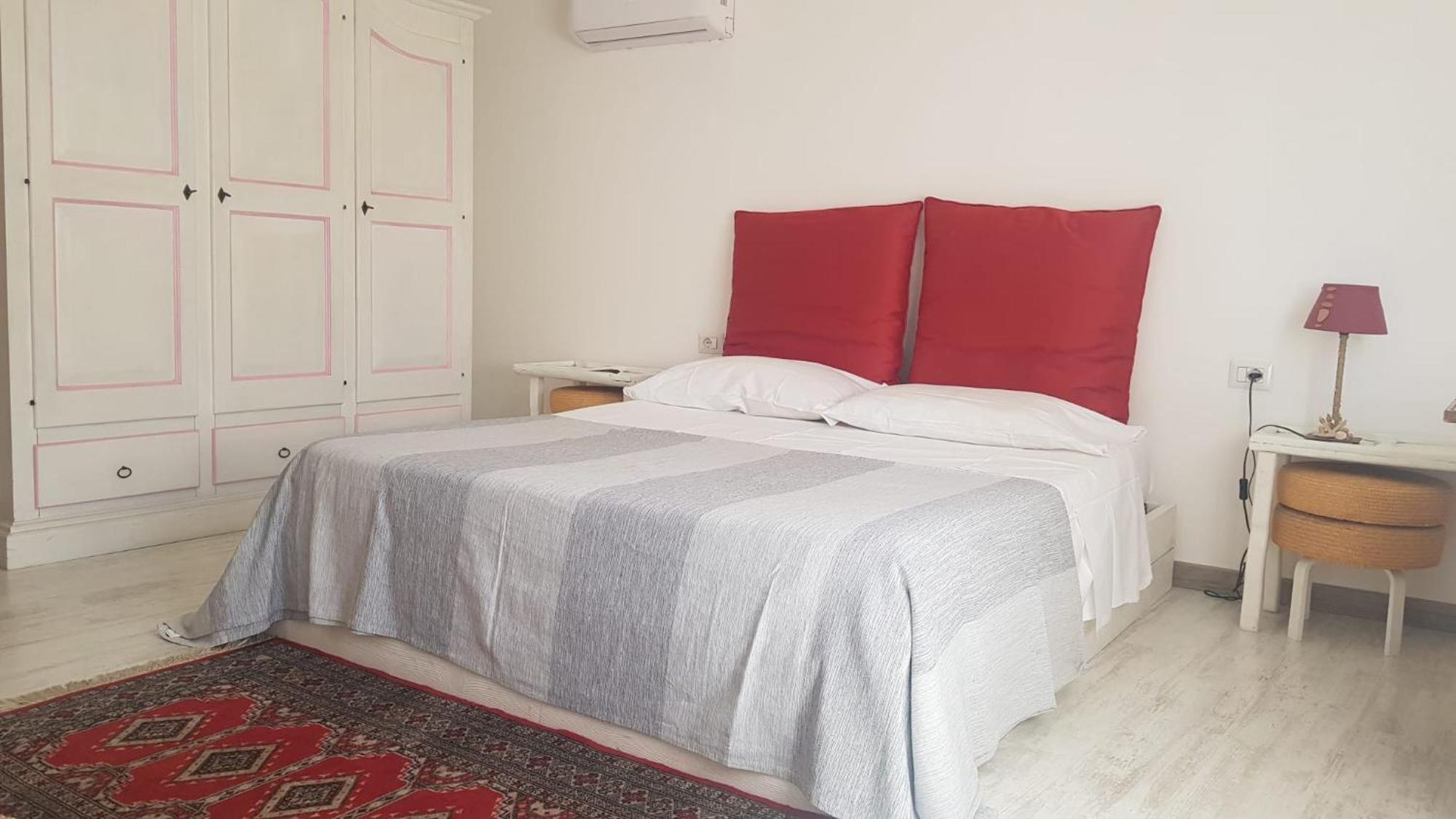 Pm 1 Via Armando Diaz Guest House Олбия Екстериор снимка